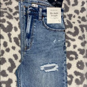 Abercrombie Ankle Straight Jean